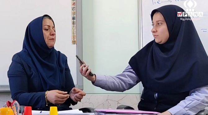 دانش آموزان سمپادی بروجن در کارسوق زبان‌های خارجه خوش درخشیدند