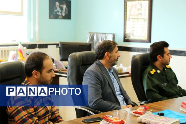 نشست صمیمی مدیر آموزش و پرورش سملقان با مسئول بسیج فرهنگیان 