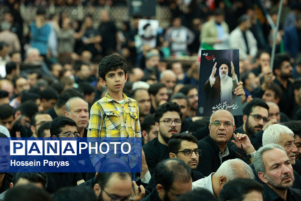 مراسم وداع با پیکر شهدای خدمت در مصلی تهران
