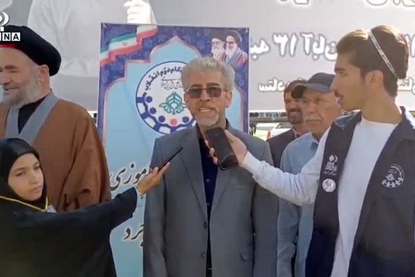 فریاد استکبارستیزی در بروجرد؛ دانش‌آموزان امروز، افسران فردای انقلاب