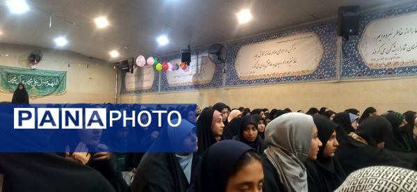 حضور دانش‌آموزان دختر در پنجمین روز کنگره ۵۵۸۰ شهید استان البرز