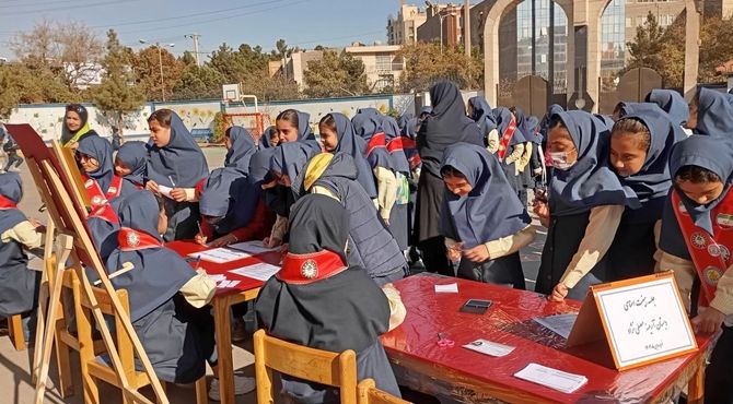 مسئولیت پذیری و مشارکت جویی دانش آموزان دبستان آرمینه مصلی نژاد 