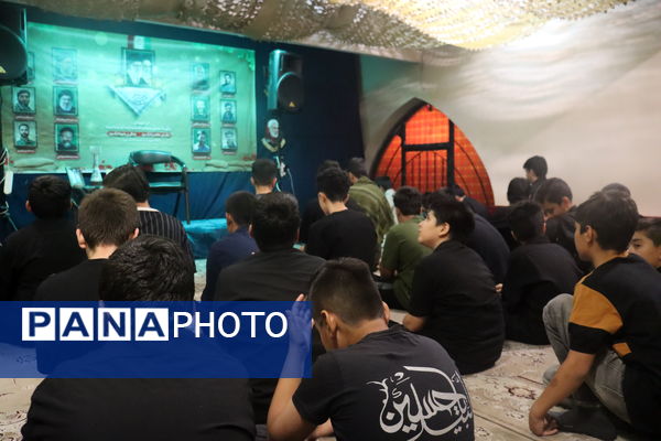 قرائت دعای زیارت عاشورا در پایگاه بسیج حضرت صاحب الزمان (عج)