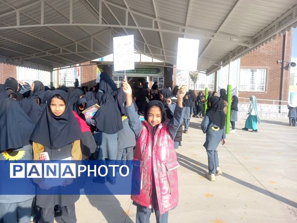 جشن هفته  کتاب خوانی در دبستان فرهنگ فرازمند