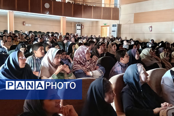 مراسم تجلیل از مقام‌آوران المپیاد رویش ناحیه 4 شیراز