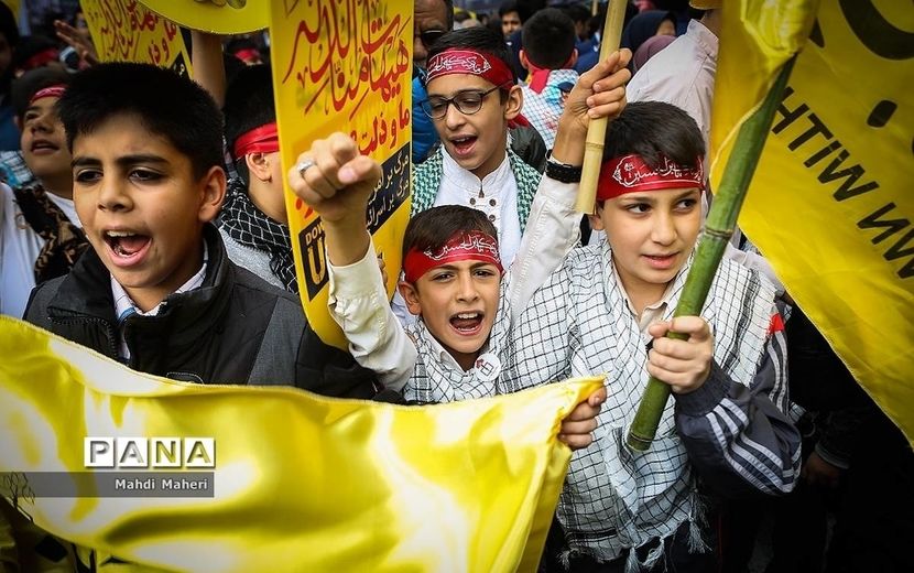 دانش‌آموزان، پیشگامان استکبارستیزی/ صفحات ضد استکباری انقلاب باید برای نسل جوان بازخوانی شود