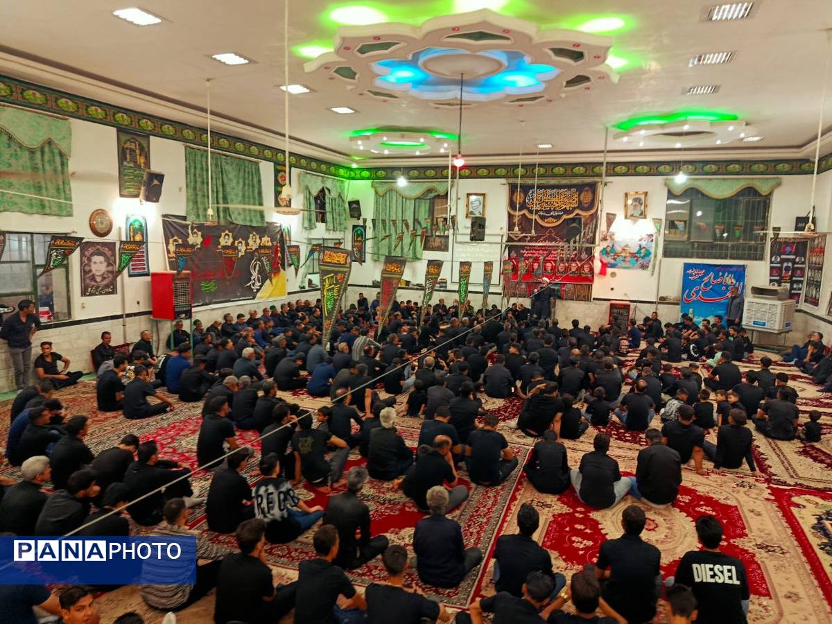نوای “لبیک یا حسین” در شب پنجم محرم در رزق آباد طنینانداز شد