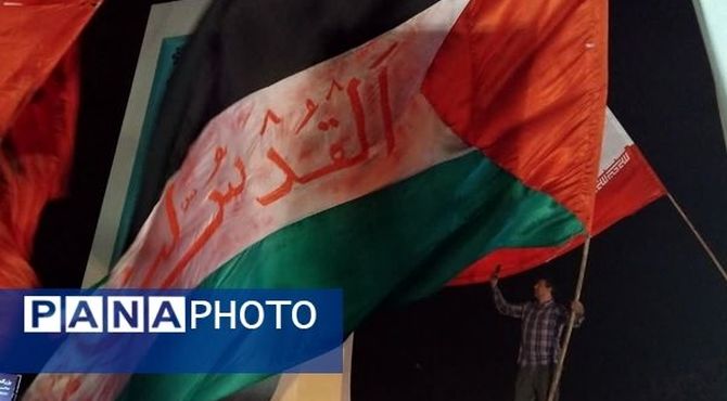 تقدیر دانش‌آموزان مدرسه معلم حمیدیه از دلاورمردان ‌سپاه