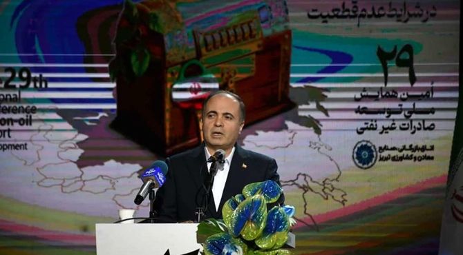 دولت و وزارت جهاد کشاورزی به طور جدی در کنار کشاورزان هستند