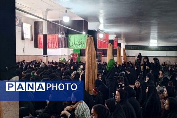 اجتماع بزرگ مردم شهر تیتکانلو در مراسم شیرخوارگان حسینی