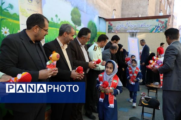 برگزاری مشترک جشن عاطفه‌ها در همدان با مشارکت کمیته امداد و سازمان دانش‌آموزی