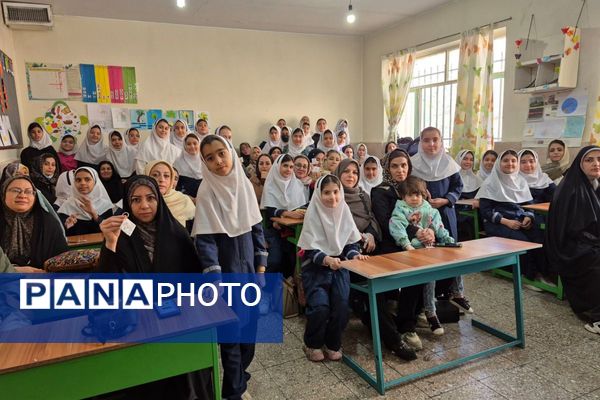جشن ولادت بانوی دو عالم در دبستان وحیدکیهانی 