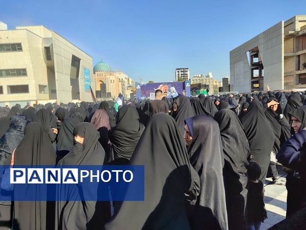 راهپیمایی خانوادگی گرامیداشت روز عفاف و حجاب در میدان شهدا مشهد 