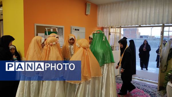 محفل انس با قرآن کریم در دبیرستان دخترانه شهدای زیارت 