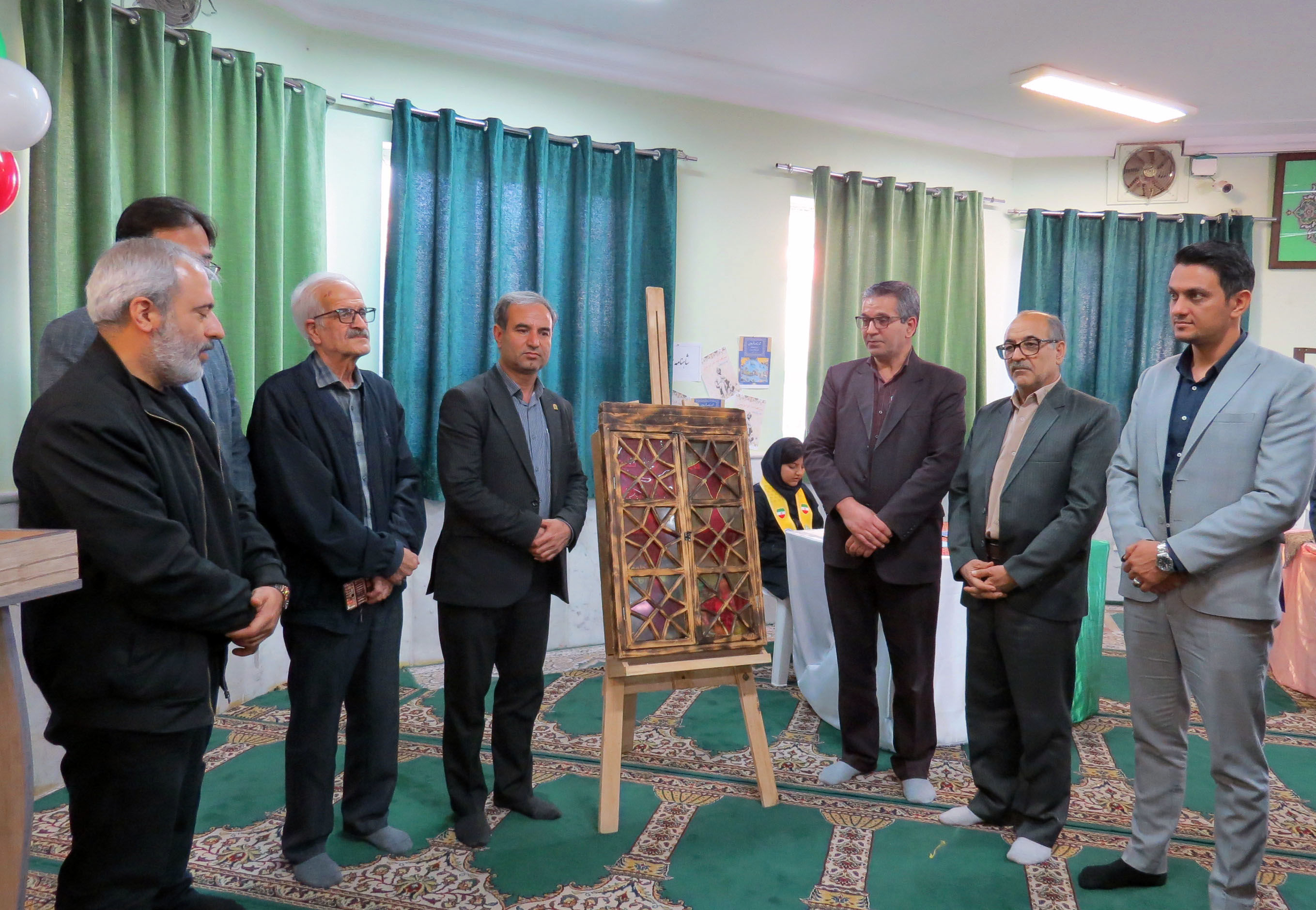 افتتاح نمایشگاه کتاب به‌مناسبت هفته کتاب و کتاب‌خوانی 