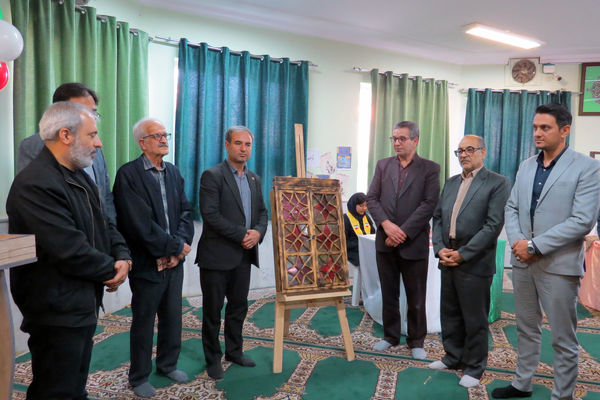 افتتاح نمایشگاه کتاب به‌مناسبت هفته کتاب و کتاب‌خوانی 