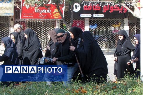 حضور مردم حسینی شهرستان نیشابور در پیاده‌روی دلدادگان حسینی 