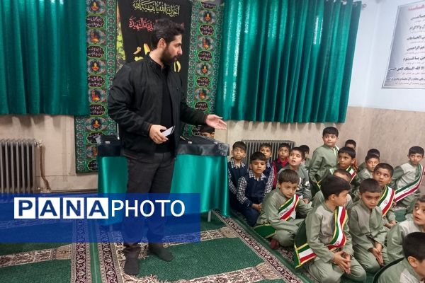 رئیس سازمان بسیج دانش‌آموزی شهرستان قدس مهمان دانش‌آموزان دبستان شهید رجایی 