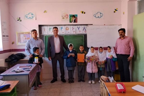 بازدید معاون آموزشی اداره آموزش و پرورش شهرستان خاتم از مدارس روستای خوانسار 