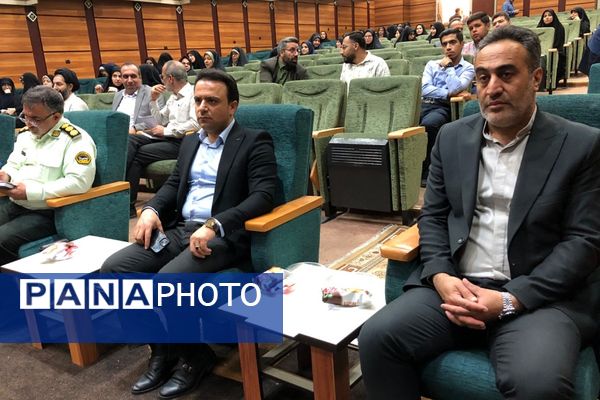 برگزاری جلسه آموزشی پژوهشی کمیسیون اقوام و فرق و مذاهب در سالن فدک ناحیه 2 شهرری 