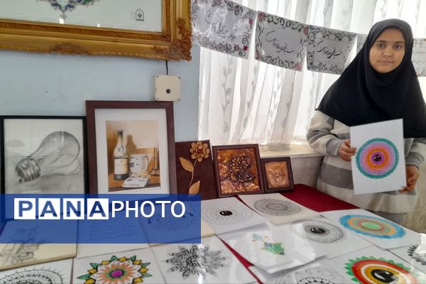 نمایشگاه و بازارچه هنرهای دستی در دبیرستان شاهد فیض شیراز 