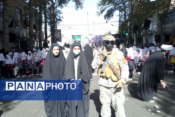 حضور پرشور دختران و پسران شهریار در روز استکبار ستیزی