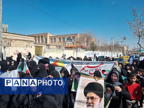 حضور باشکوه مردم، دانش آموزان و فرهنگیان منطقه رضویه در راهپیمایی روز جهانی قدس 