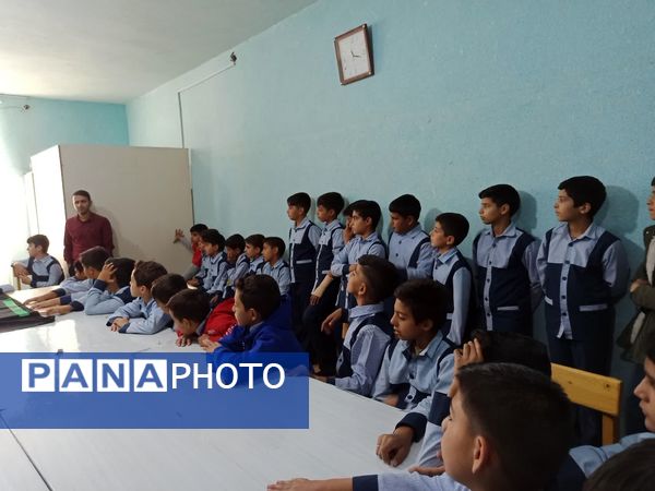 میزبانی کتابخانه امام حسین (ع) از دانش‌آموزان خاتم 