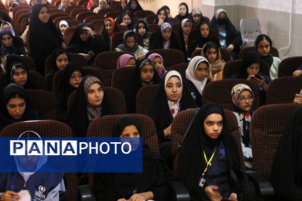 کارگاه خبرنویسی با مدیرعامل خبرگزاری پانا در مشهد