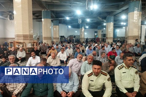 برپایی میز خدمت آموزش و پرورش شهرستان قدس در مصلی نماز جمعه