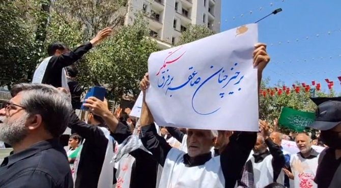  هیئت‌های عزاداری در عاشورای حسینی در حرم مطهر رضوی