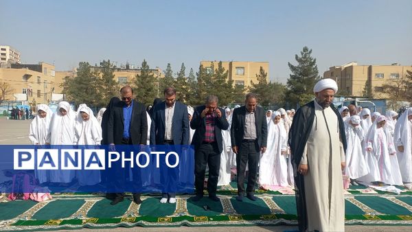 اقامه نماز باران در دبستان لطیفه