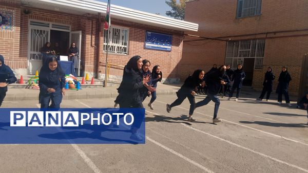برگزاری المپیاد ورزشی در دبیرستان زنده یاد رقیه مظفری نیا