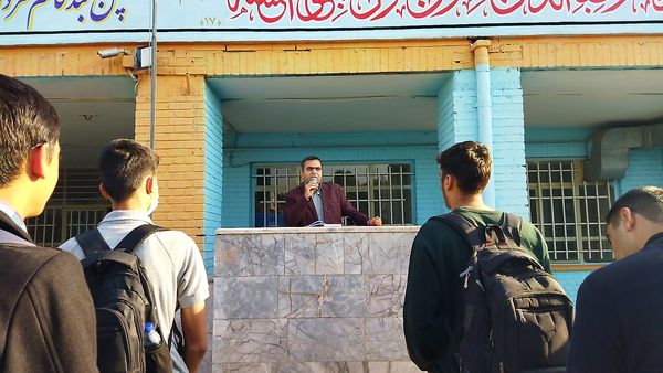 گرامیداشت هفته سلامت روان در دبیرستان شاهد ابوذر غفاری 
