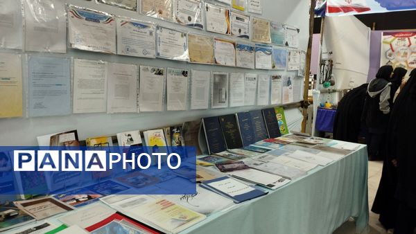 بازدید دانش آموزان از نمایشگاه پژوهش و فناوری در خلیل آباد