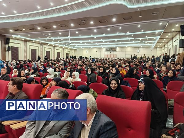  تقدیر از ۲۶۲ دانش‌آموز مقام‌آور با نیازهای ویژه در مشهد