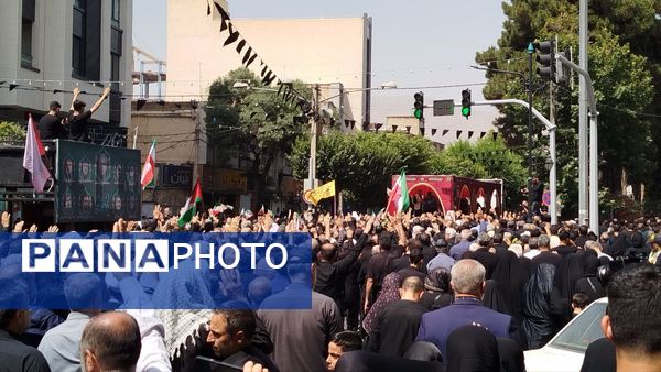 حضور باشکوه مردم کرج در مراسم تشییع جمعی از شهدا حمله رژیم صهیونیستی