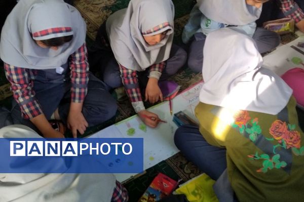 برگزاری نقاشی همگانی در مدارس ناحیه 4 شیراز به‌مناسبت دهه فجر 
