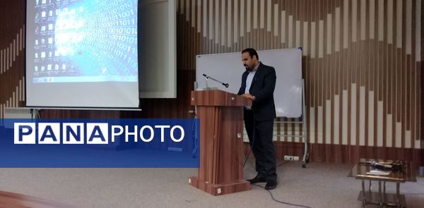 همایش هدایت تحصیلی دانش آموزن پایه نهمی در مشهد