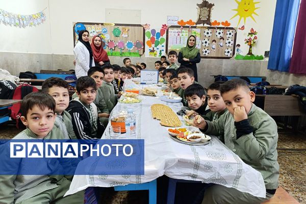 ترویج تغذیه سالم با همکاری سفیران سلامت در مدرسه پسرانه شهید رجایی
