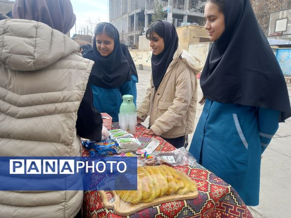 بازارچه درون مدرسه‌ای در مدرسه فاطمیه شهرستان شیروان