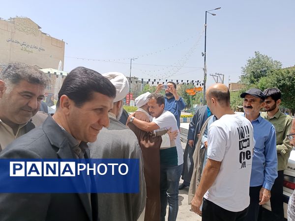 بازگشت امام جمعه از سفر مکه و استقبال گرم مردم فارسان