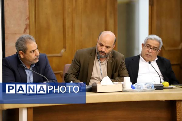 جلسه جمع‌بندی سفر اعضای کمیسیون آموزش مجلس به استان با حضور وزیر آموزش و پرورش 