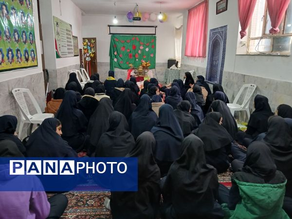 بزرگداشت شب یلدا آیین کهن ایرانی در آموزشگاه مرحوم صفری شهرستان خلیل‌آباد 