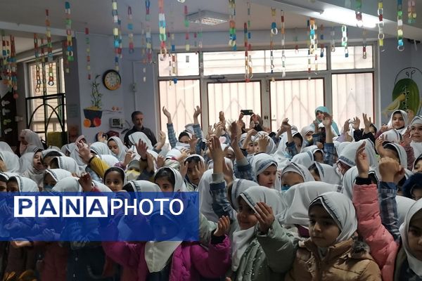 جشن مبعث پیامبر اکرم (ص) در دبستان زنده یاد قمصری شهرستان ورامین