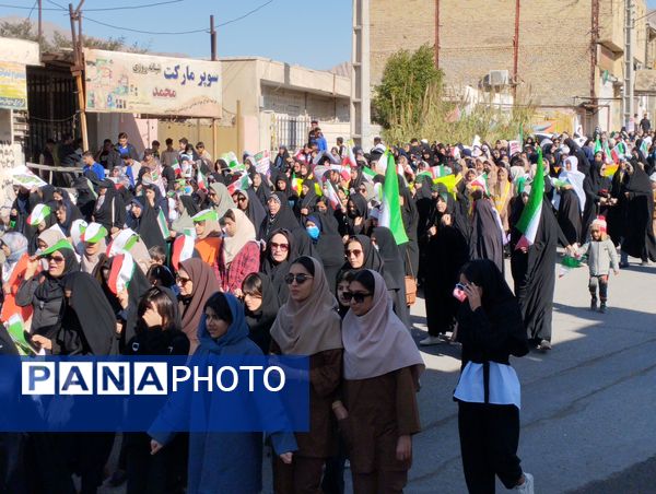 حضور مردم همدل حاجی آباد در راهپیمایی ۲۲ بهمن