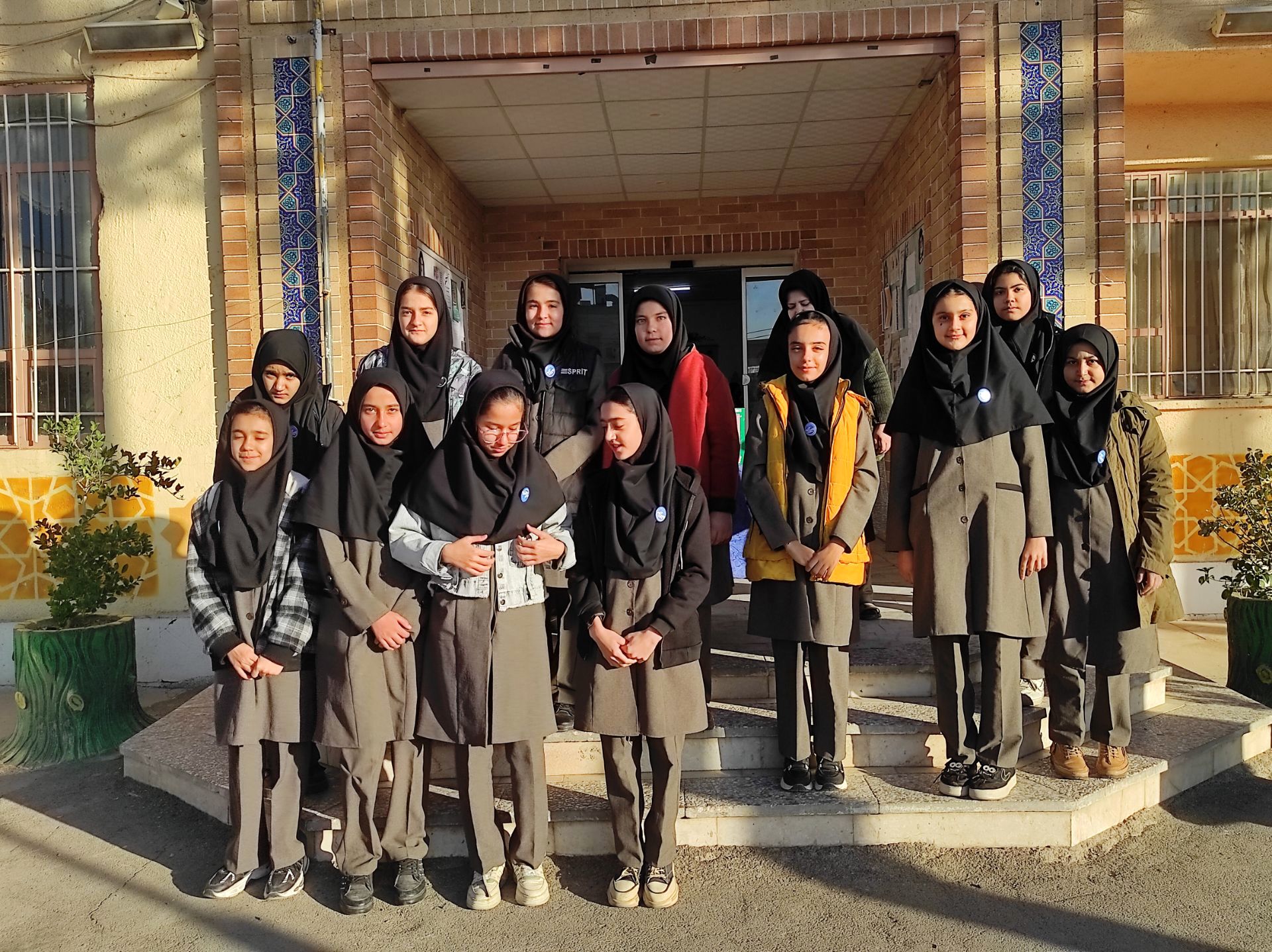 آیین معرفی همیاران معلم در دبیرستان نمونه اندیشه 