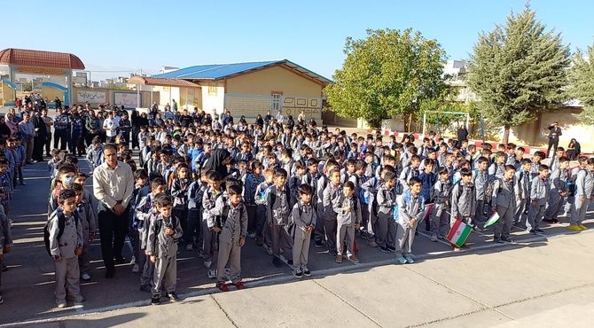 زنگ آغاز دوباره مدارس، میزبان شور و شوق دانش‌آموزان