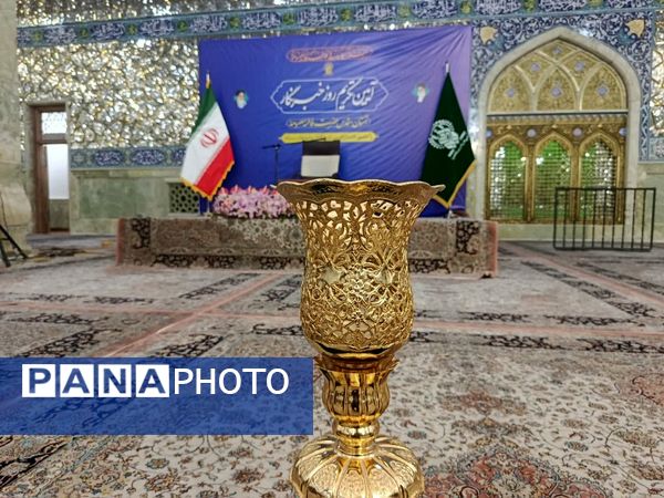 غبارروبی حرم حضرت معصومه(س) با حضور اصحاب رسانه