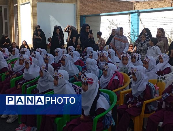طلوع شکوفه‌های امید در دبستان امین زاده فاروج 